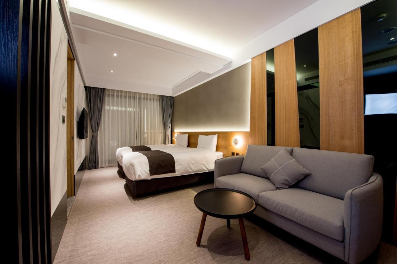 He-Jia Hotel Miaoli Eksteriør bilde